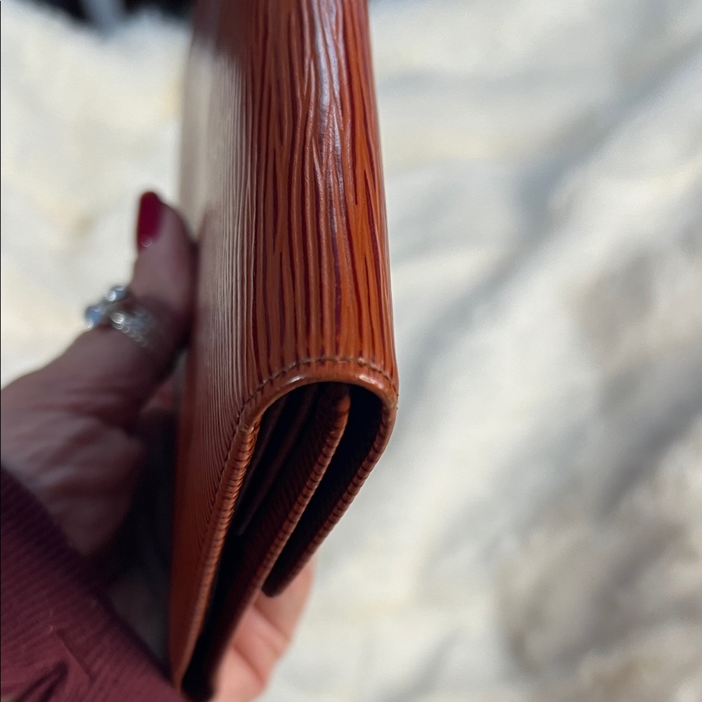 Louis Vuitton Rich Brown Epi long Wallet - Picture 11 of 12
